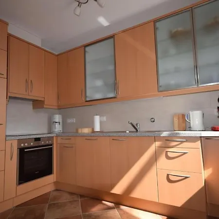 Plum Apartment *
